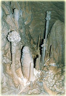 Pariyan Cave